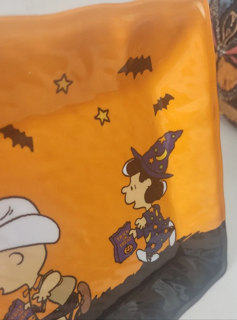 Peanuts Halloween Trick-or-Treat Table Plastic Platter - Orange & Black 19 X 8in